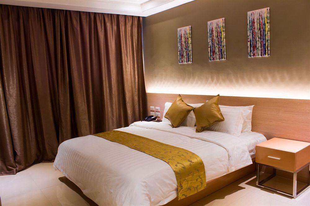 Dela Chambre Hotel Manille Extérieur photo