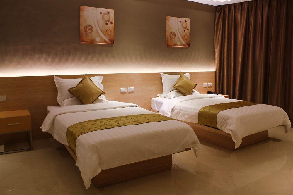 Dela Chambre Hotel Manille Extérieur photo