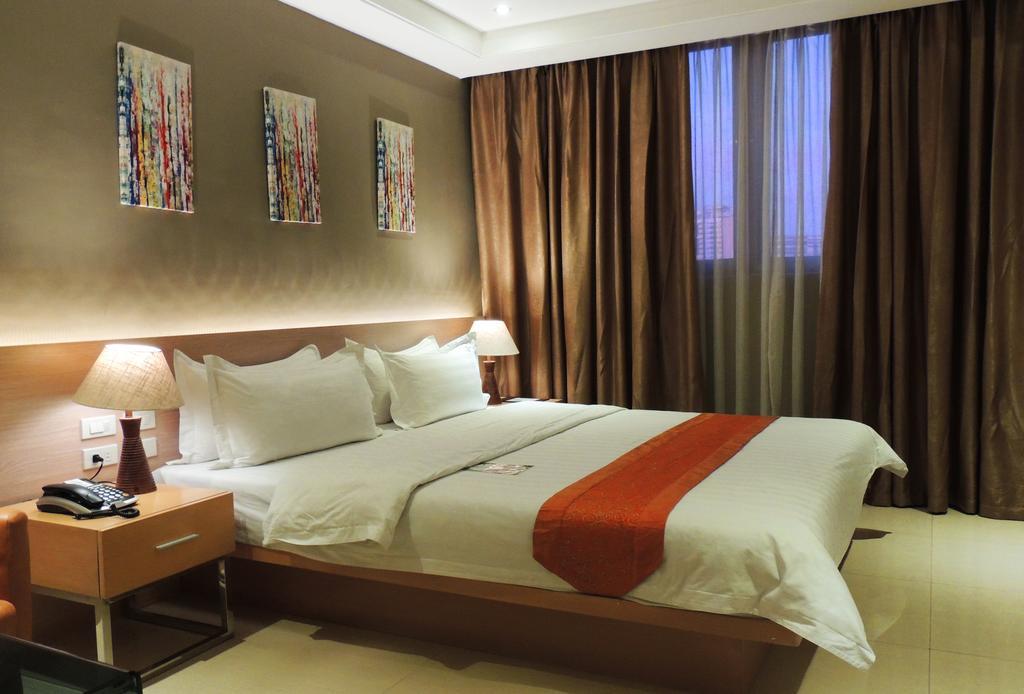 Dela Chambre Hotel Manille Extérieur photo
