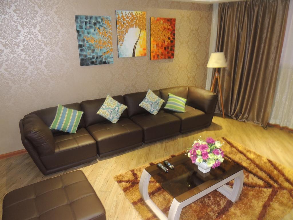 Dela Chambre Hotel Manille Extérieur photo