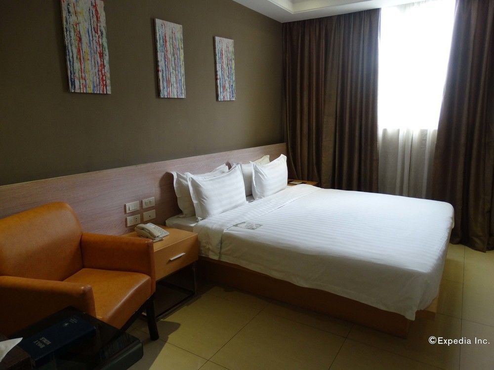 Dela Chambre Hotel Manille Extérieur photo